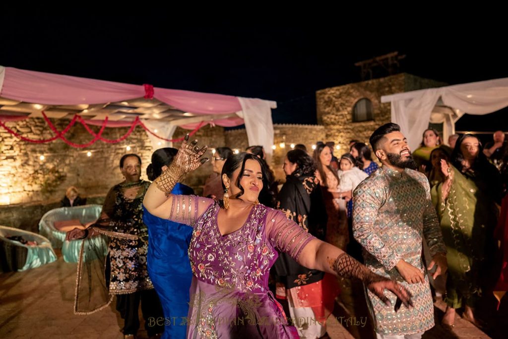 dancing at pre wedding events in italy 1024x683 - Traditional Sikh pre-wedding events in Italy