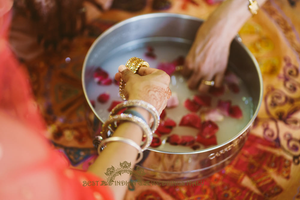 bracelets for choora in italy - Traditional Sikh pre-wedding events in Tuscan Villa