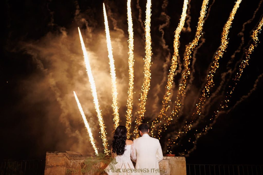 wedding fireworks castle italy 1024x683 - Luxury wedding in a seaside castle in Italy