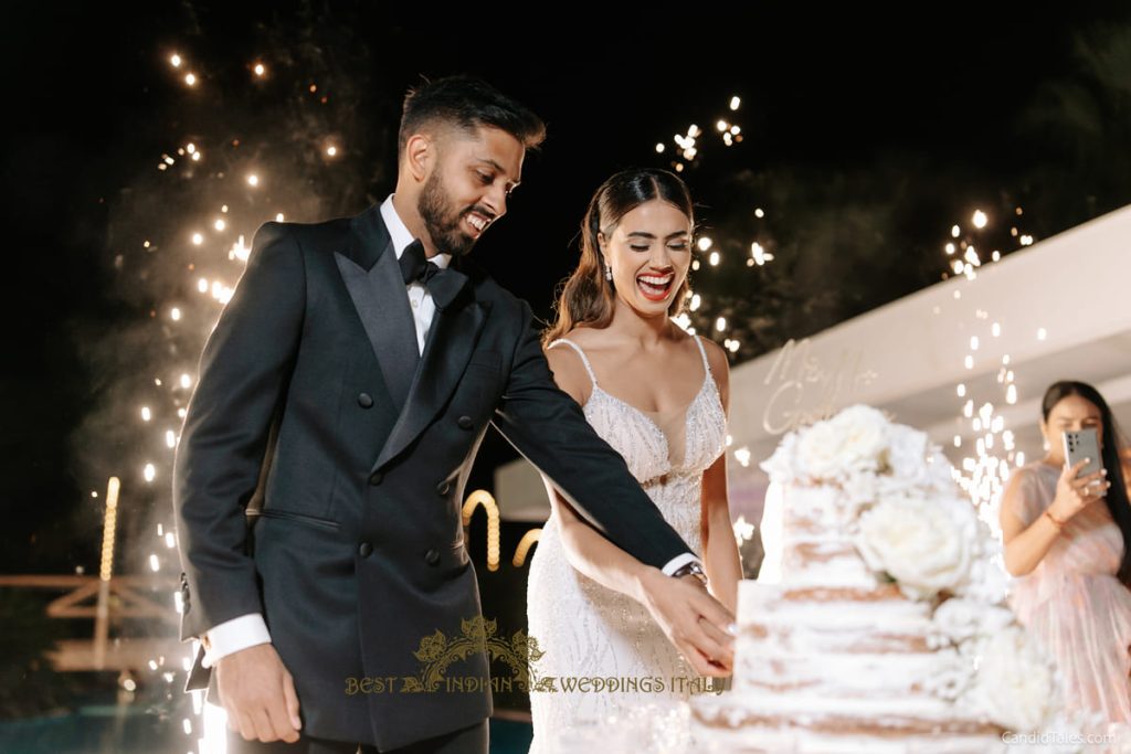 nude cake cutting 1024x683 - 4-days Indian beach wedding celebrations in Italy