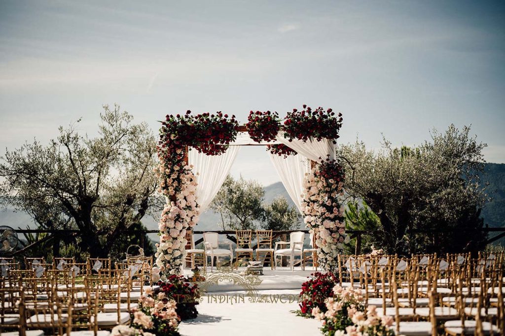 color gradation wedding mandap italy 1024x683 - Gorgeous Hindu wedding celebrations in Tuscany