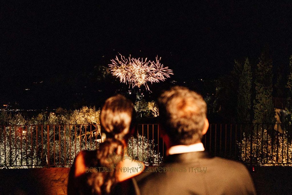 fireworks tuscany indian wedding 1024x683 - Gorgeous Hindu wedding celebrations in Tuscany
