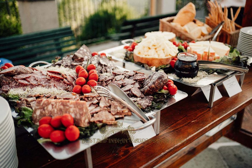 italian food buffet wedding 1024x683 - Gorgeous Hindu wedding celebrations in Tuscany