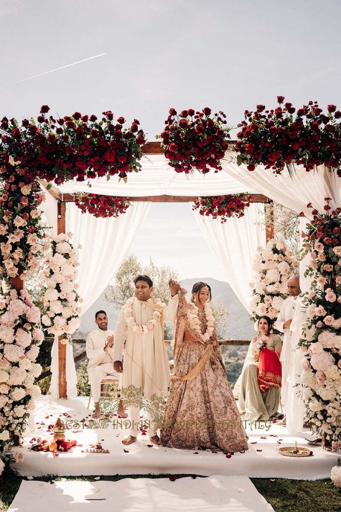 outdoor indian wedding italy 683x1024 - Gorgeous Hindu wedding celebrations in Tuscany