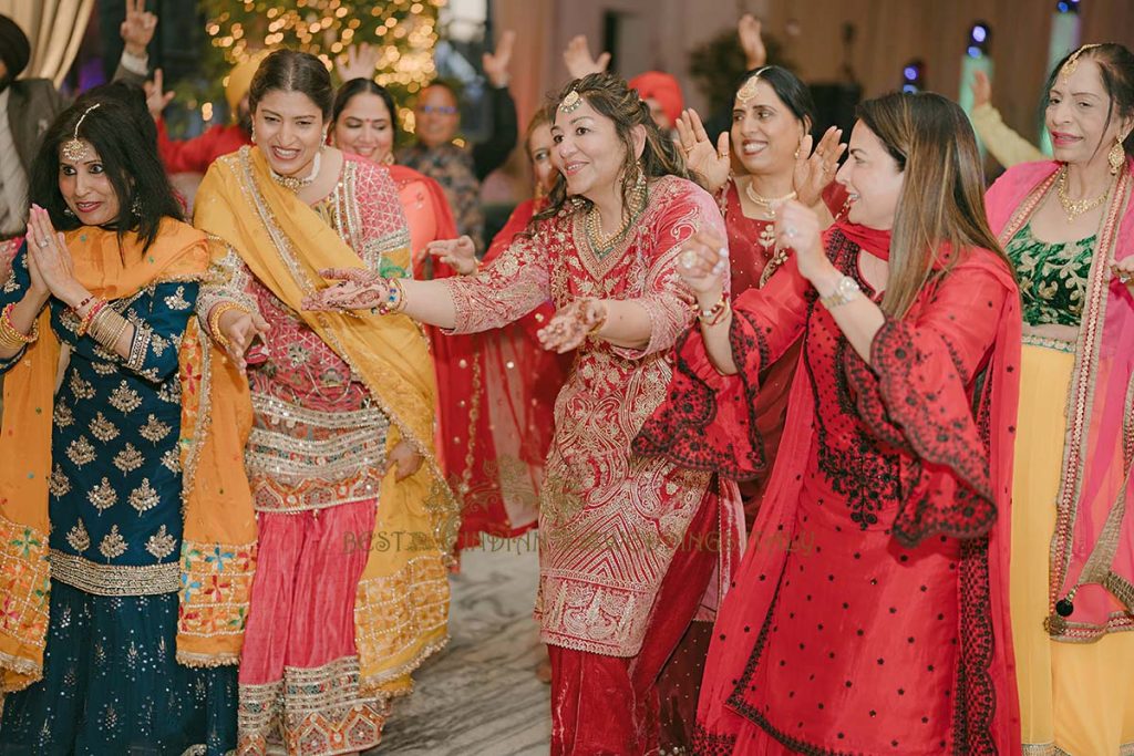 ladies sangeet sikh wedding italy 1024x683 - Exclusive Sikh Pre-Wedding Celebrations in Rome: A Luxurious Multi-Venue Experience