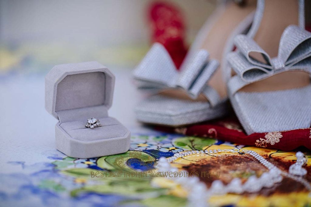 bridal jewelry indian wedding italy 1024x683 - A Cross-Cultural Fairytale in Sicily: A South-Indian Wedding Celebration Overlooking the Sea