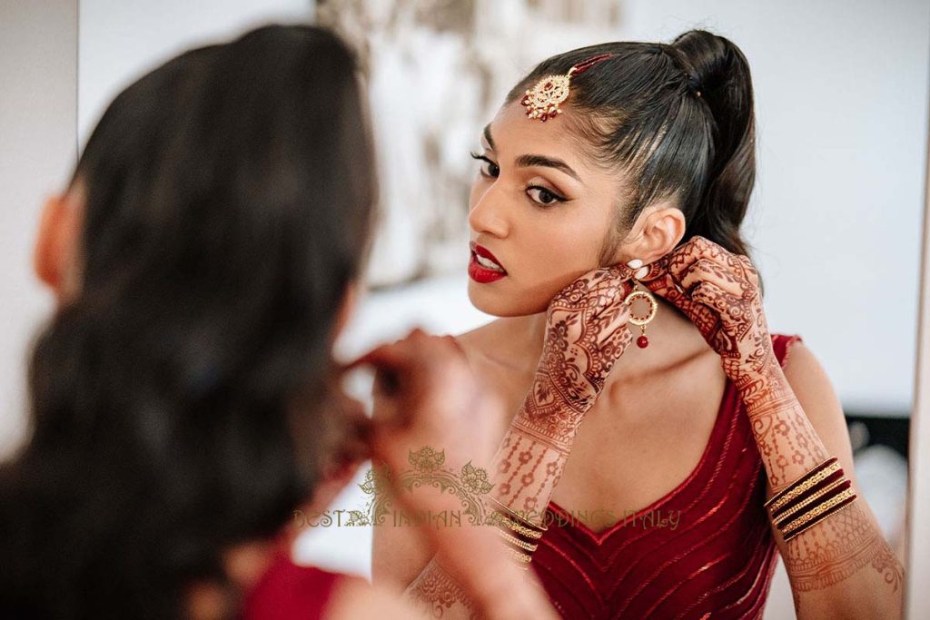 indian bride getting ready italy 1024x683 - A Cross-Cultural Fairytale in Sicily: A South-Indian Wedding Celebration Overlooking the Sea