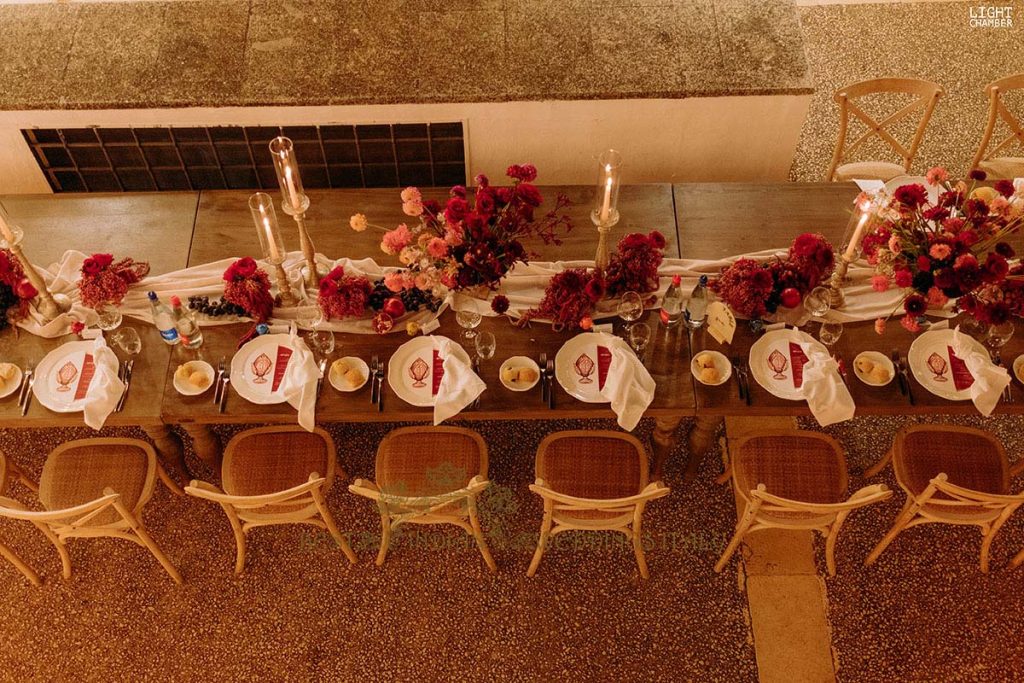 extravagant reception tables decor puglia 1024x683 - Enchanting Indian Wedding in Puglia with A Unique Mandap Design