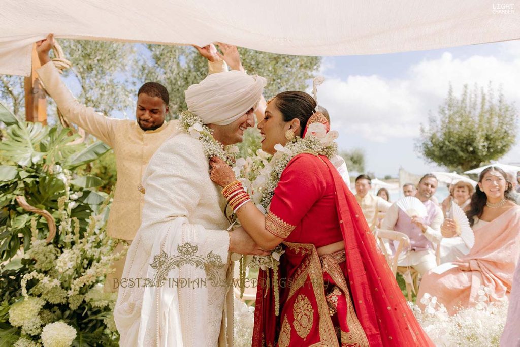 jaimala wedding ceremony 1024x683 - Enchanting Indian Wedding in Puglia with A Unique Mandap Design