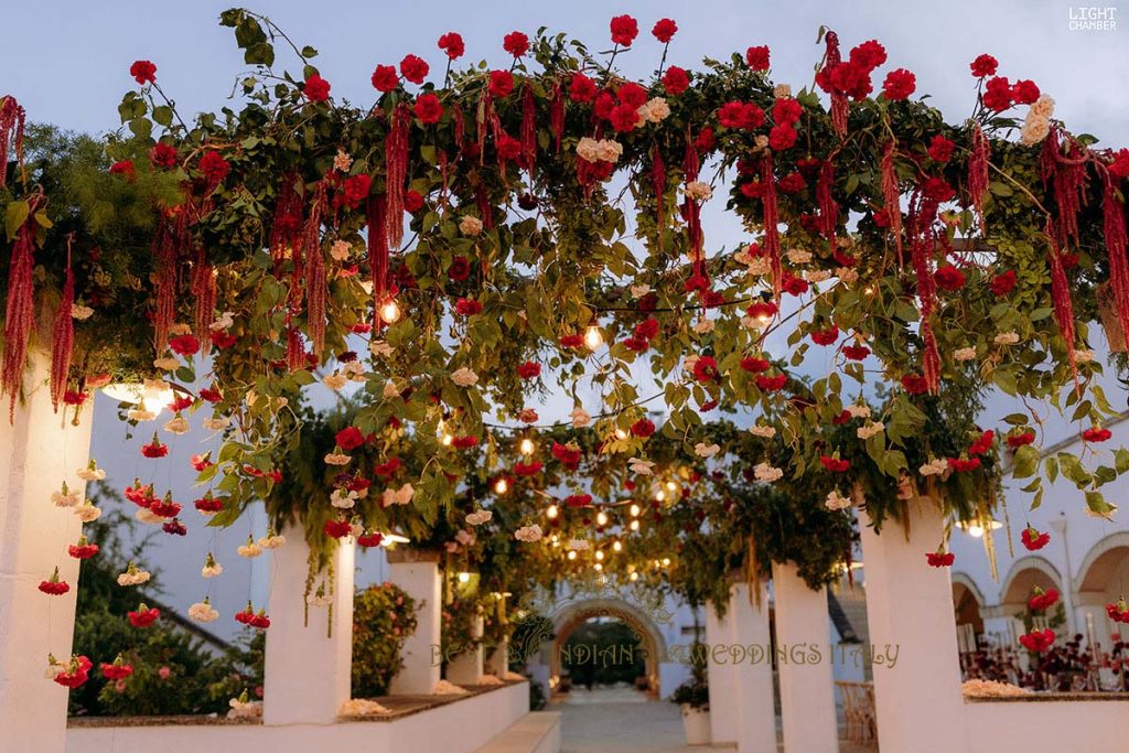 lush floral arrangement wedding reception 1024x683 - Enchanting Indian Wedding in Puglia with A Unique Mandap Design