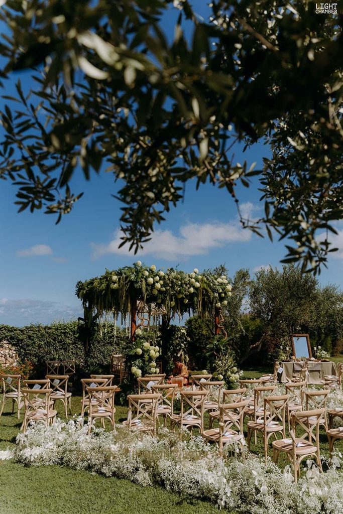 lush green mandap puglia 683x1024 - Enchanting Indian Wedding in Puglia with A Unique Mandap Design