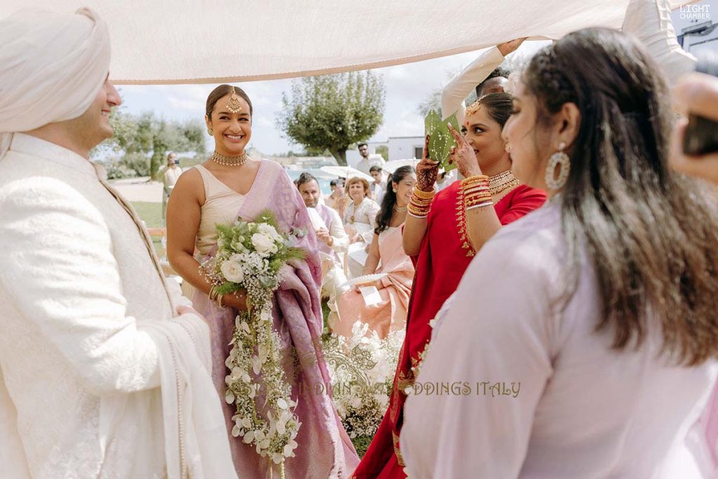 unique jaimala wedding garlands 1024x683 - Enchanting Indian Wedding in Puglia with A Unique Mandap Design