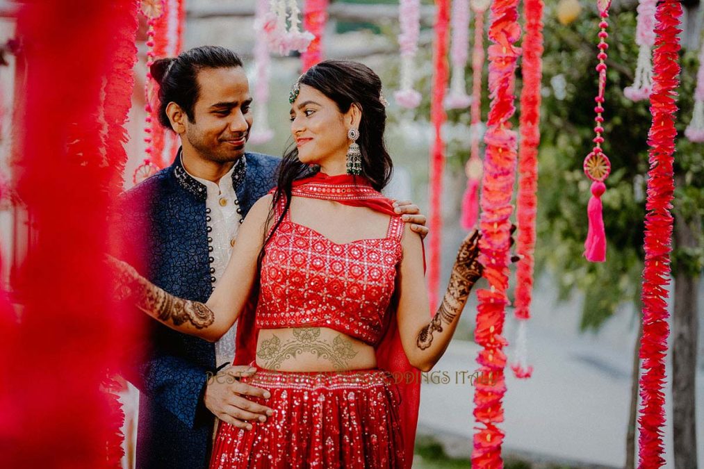 Indian couple during a micro wedding photoshoot on the Amalfi Coast.